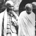 सरदार वल्लभ भाई पटेल और महात्मा गांधी (फाइल फोटो)