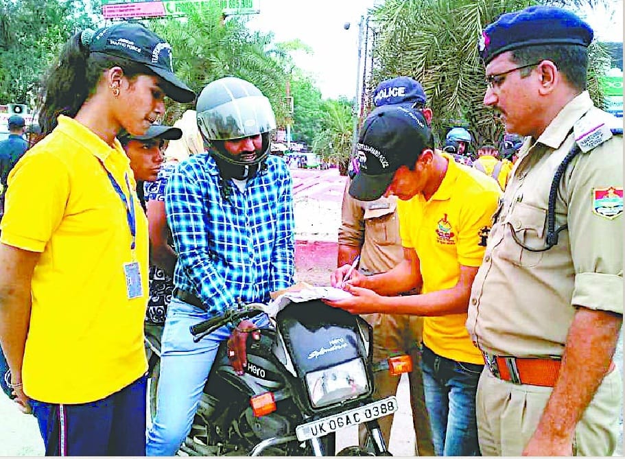 Junior Traffic Force challan 35 vehicles