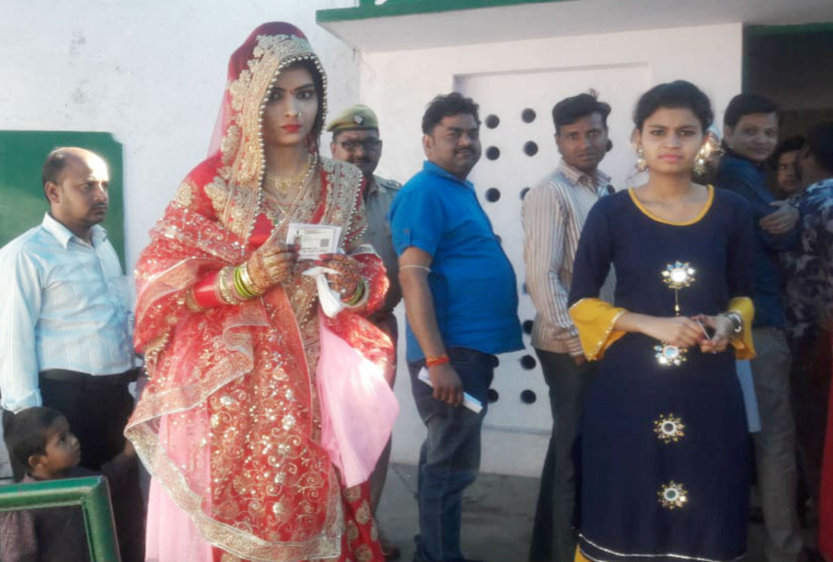 Agra Lok Sabha Election 2019 Live Voting bride groom casts vote Agra News Update Today