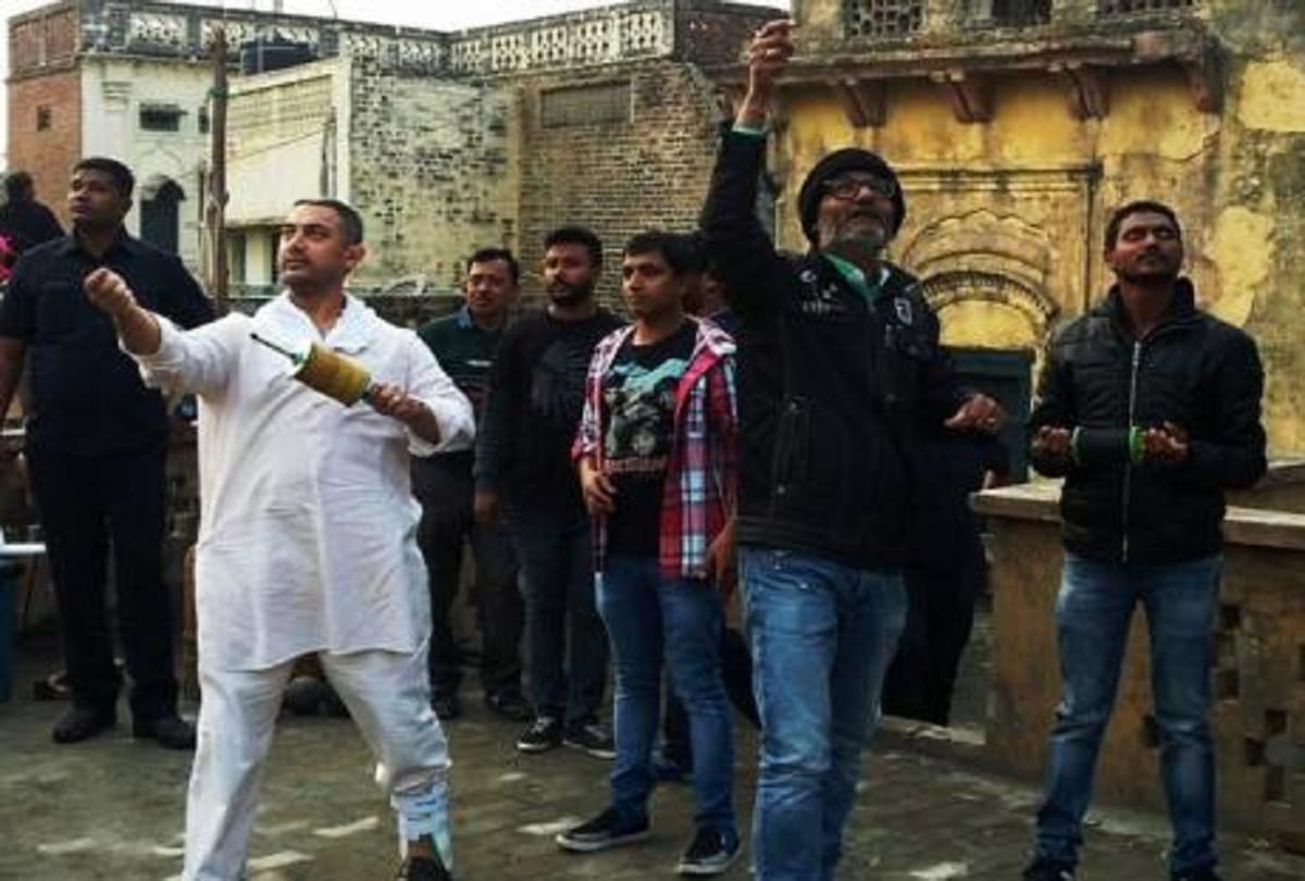 Baahubali Prabhas to Salman Khan 11 Bollywood celebrities unseen pictures of behind the shooting