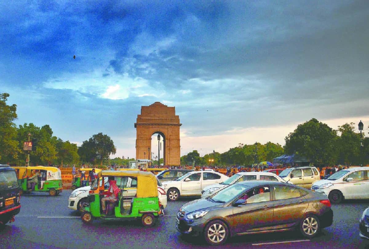 delhi weather forecast in next 24 hours partly cloudy sky with light rain may be recorded at some places