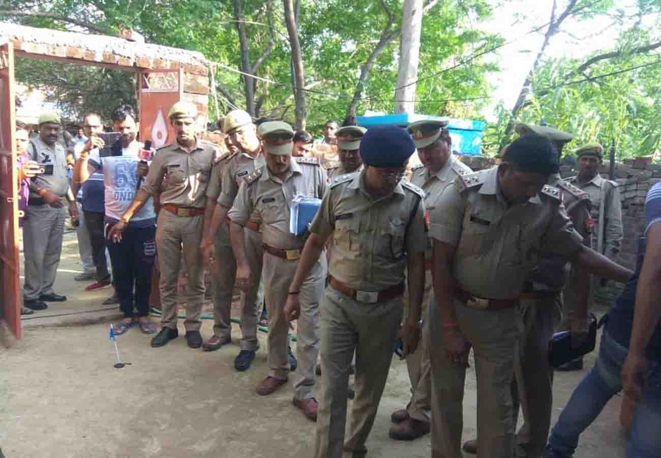man shot his wife and children in auraiya