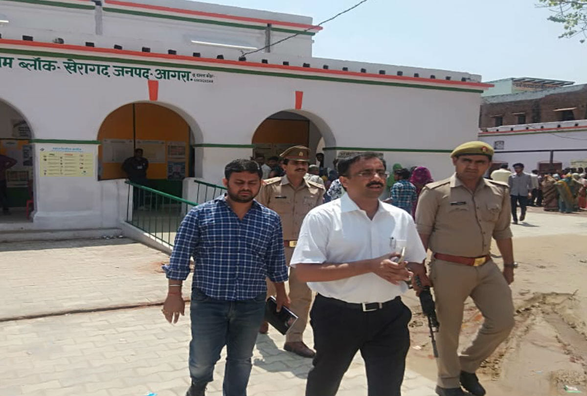 Agra Lok Sabha Election 2019 dm ssp appeal to cast vote