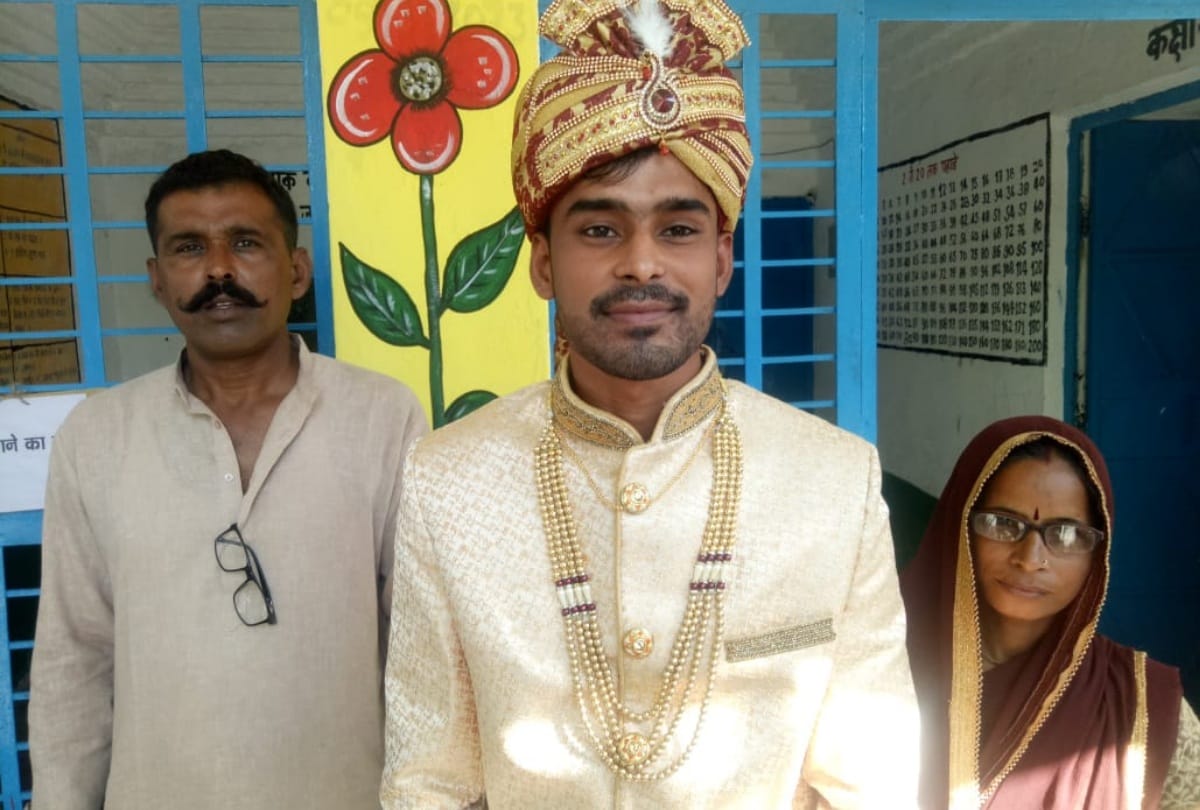 lok sabha elections 2019 groom voted before taking baraat says country future bigger than mine