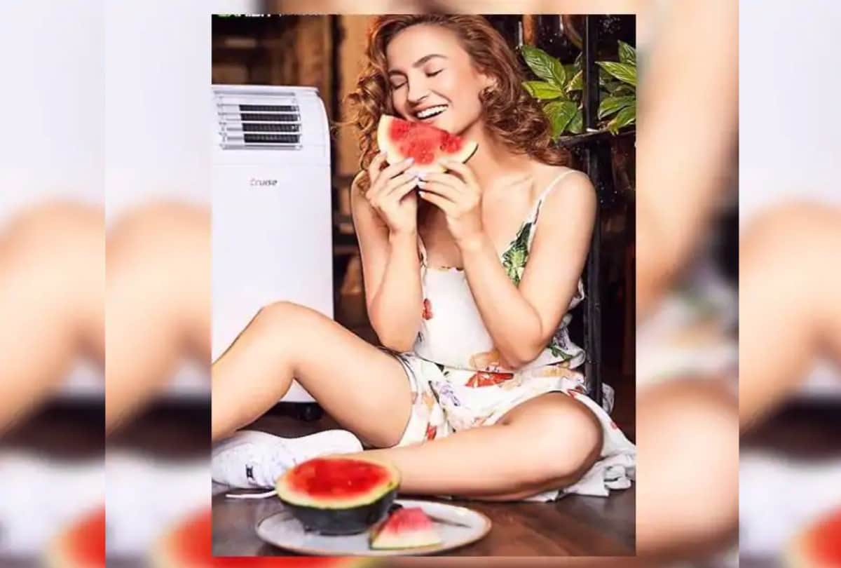 Elli Avram looks drop dead gorgeous in her latest photoshoot