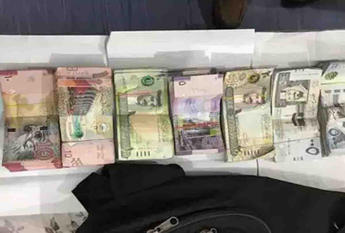 Person arrested with foreign currency worth Rs 10 lakh at Delhi airport