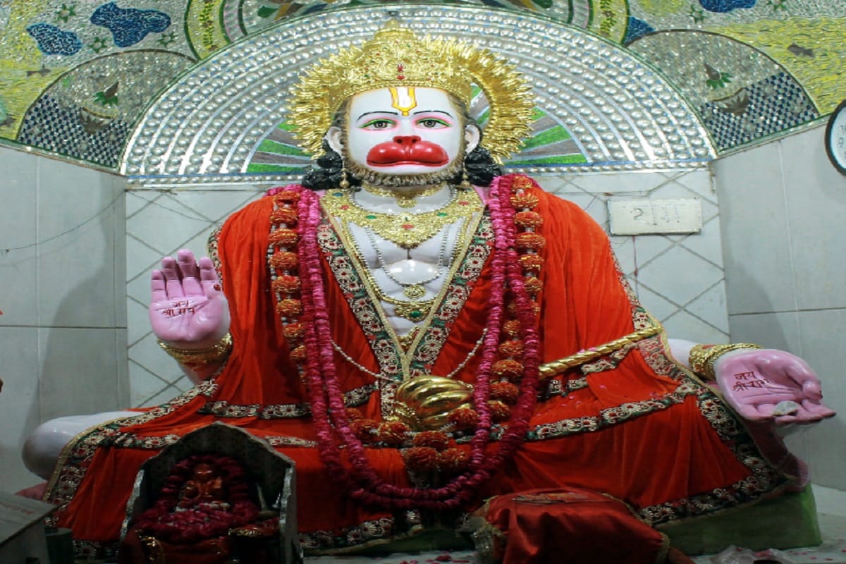 how to get lord hanuman blessings and what prasad is offered