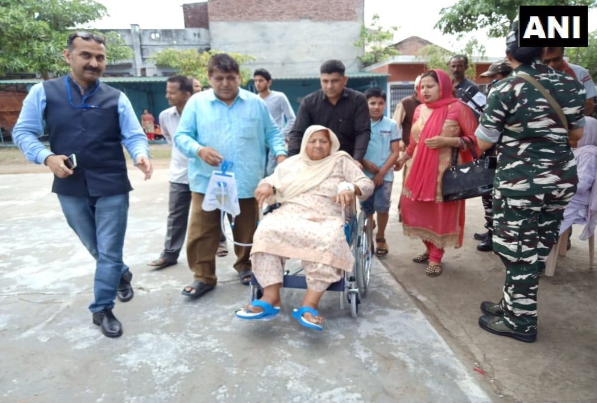 Lok Sabha Chunav 2019: Old age voters casted votes during second phase of polls