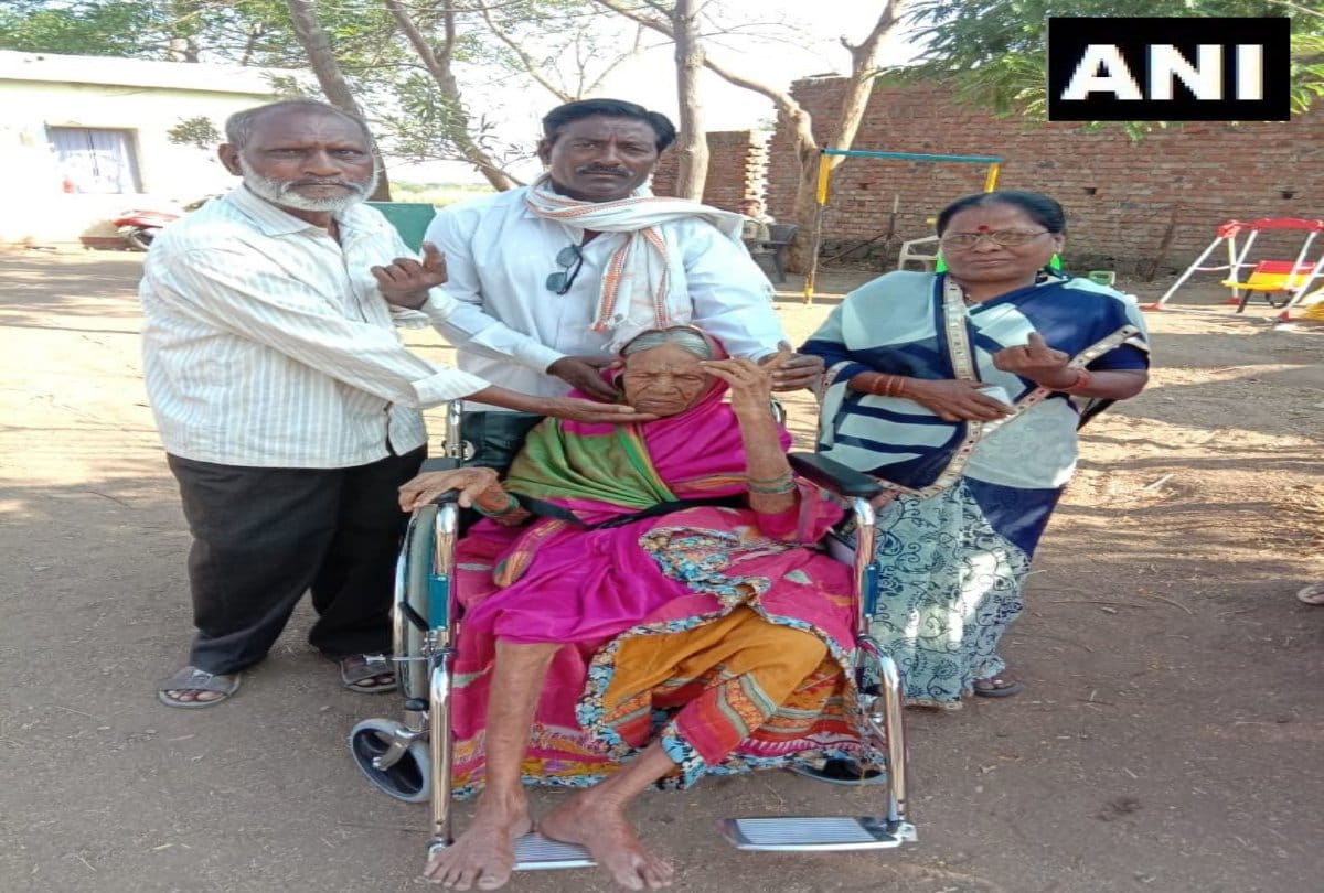 Lok Sabha Chunav 2019: Old age voters casted votes during second phase of polls
