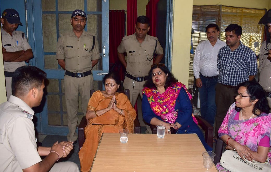 Clean chit to school which beaten and mortgage student in vikas nagar