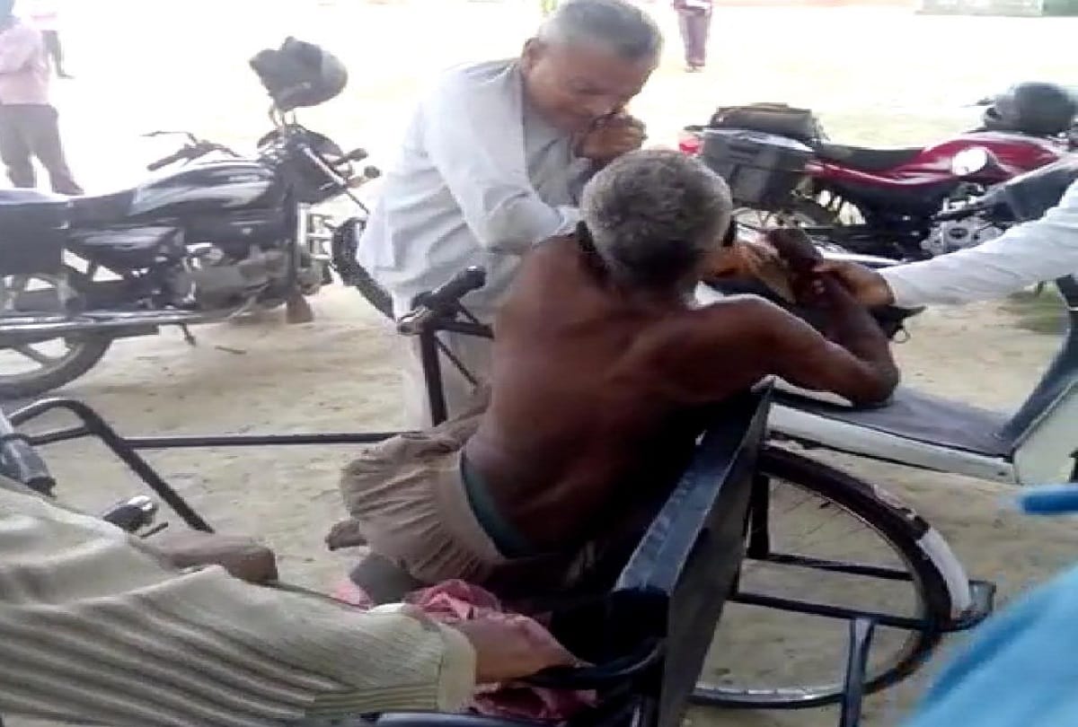 After the complaint Lekhpal beaten a Divyang in Maharajganj