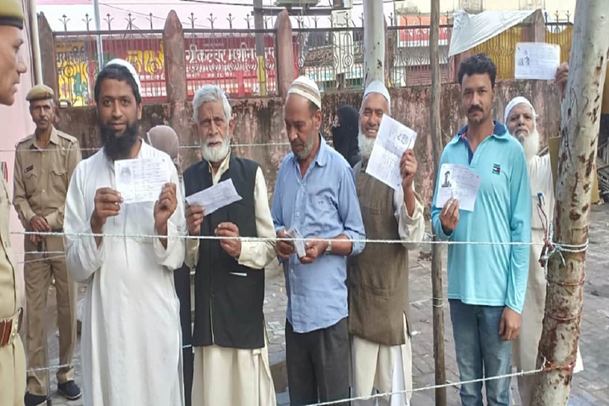Lok Sabha Elections 2019, Women got enthusiasm for voting of second phase election in Bijnor