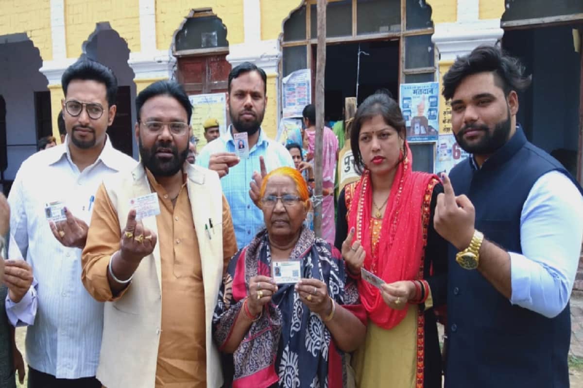 Lok Sabha Elections 2019, BJP candidate Bhartendra Singh including many leaders Voted in Binor