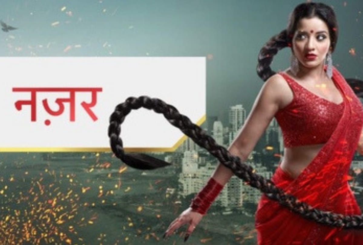 Bhojpuri Actress monalisa Accepted Bottle Cap Challenge in different way