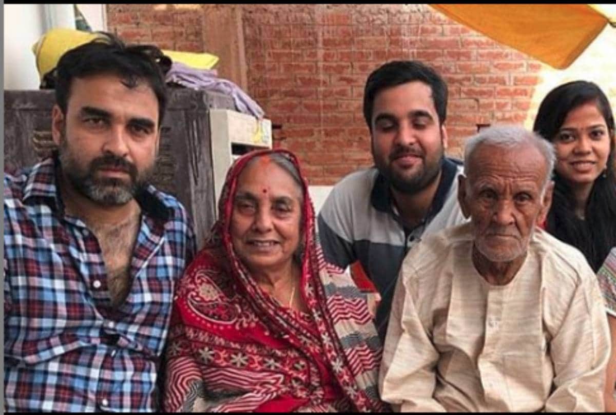 pankaj tripathi new expensive banglow and decorated with charpaai