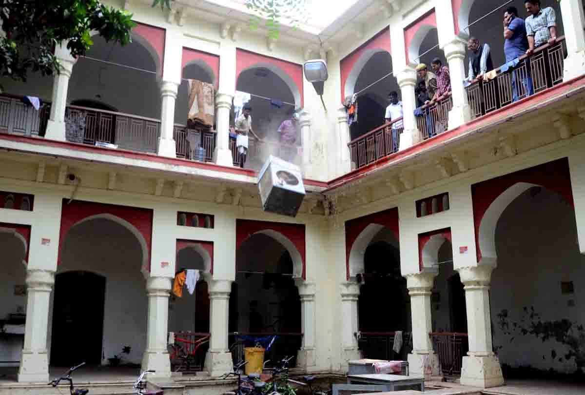 Allahabad University's PCB-Tarachand hostel raided, ammunition recovered