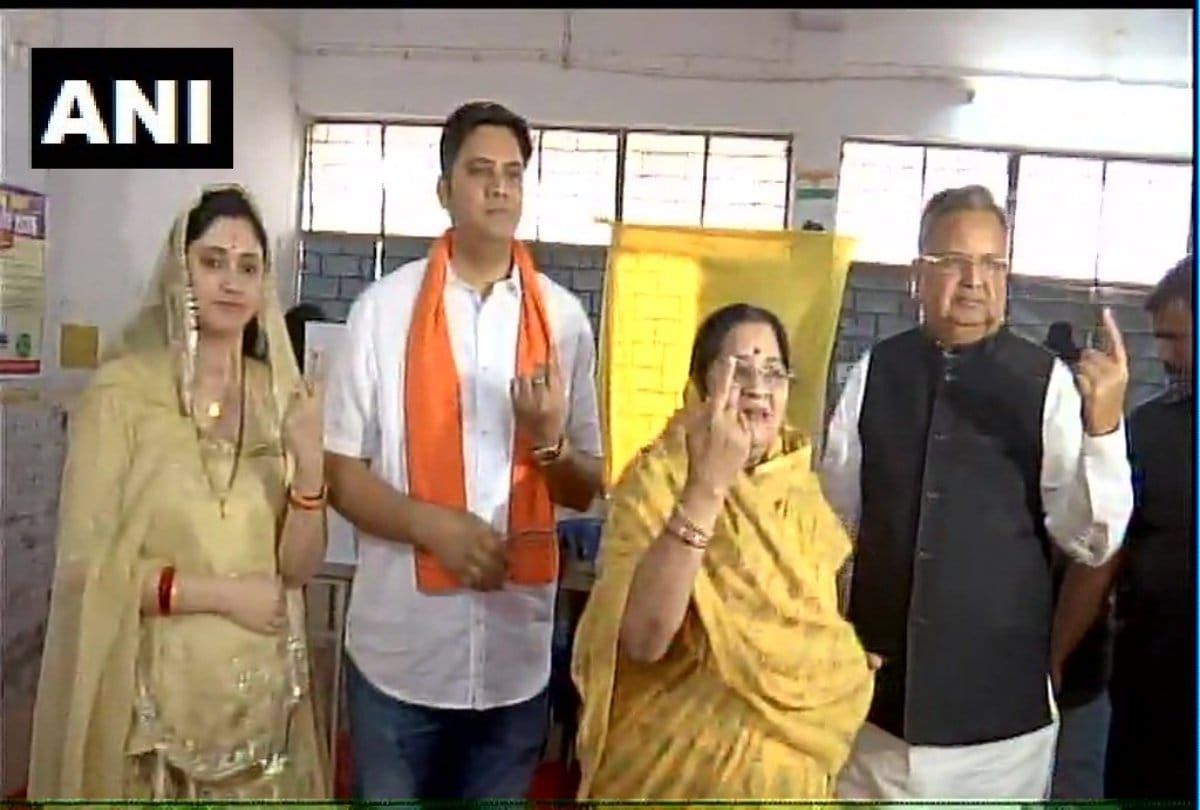 Lok sabha chunav 2019: voting in second phase shows different colors of democracy