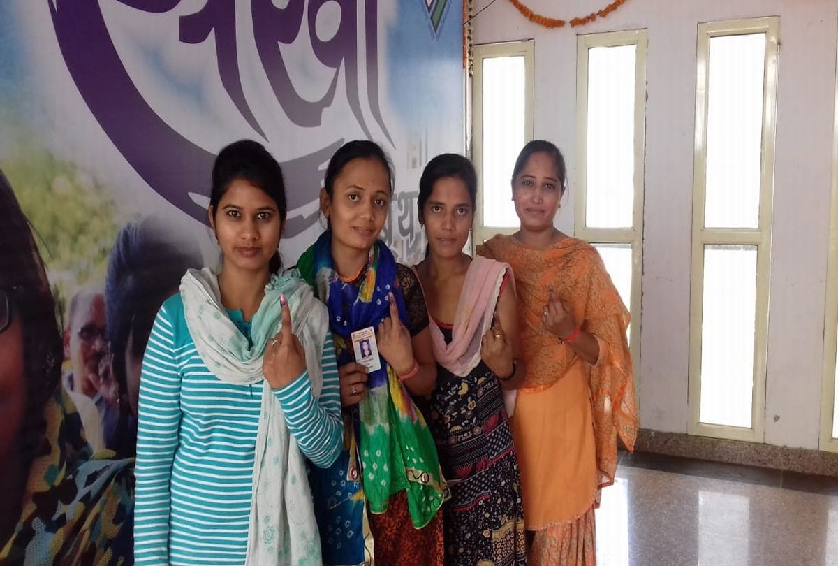 Agra Lok Sabha Election 2019 dm ssp appeal to cast vote