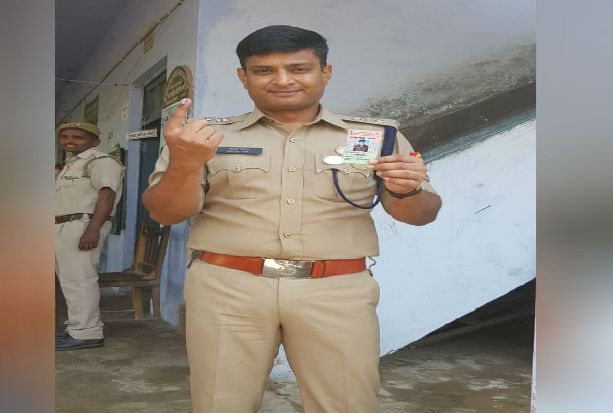 Agra Lok Sabha Election 2019 dm ssp appeal to cast vote