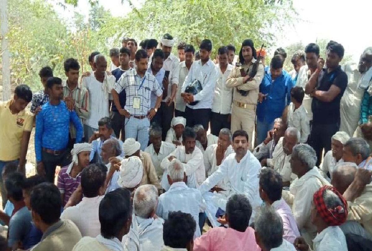 agra loksabha election 2019 villagers caste his vote after seven hours in pinahat agra