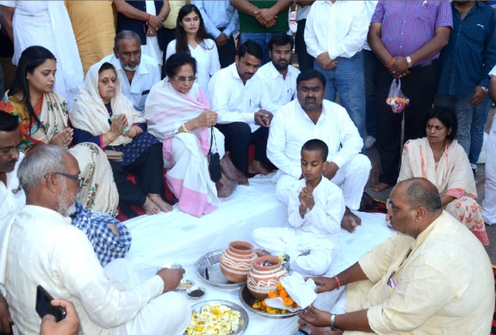 Rohit shekhar tiwari Bones immersed in Ganges at haridwar emotional photos