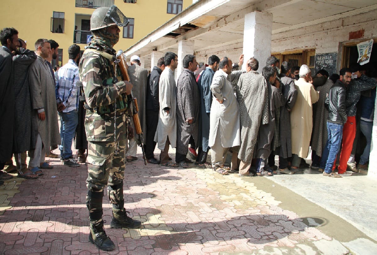 lok sabha elections 2019 Stoning at polling booths in Badgam