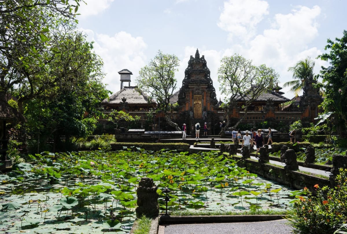 temple in bali taman ayun mandir goa gaj  temple