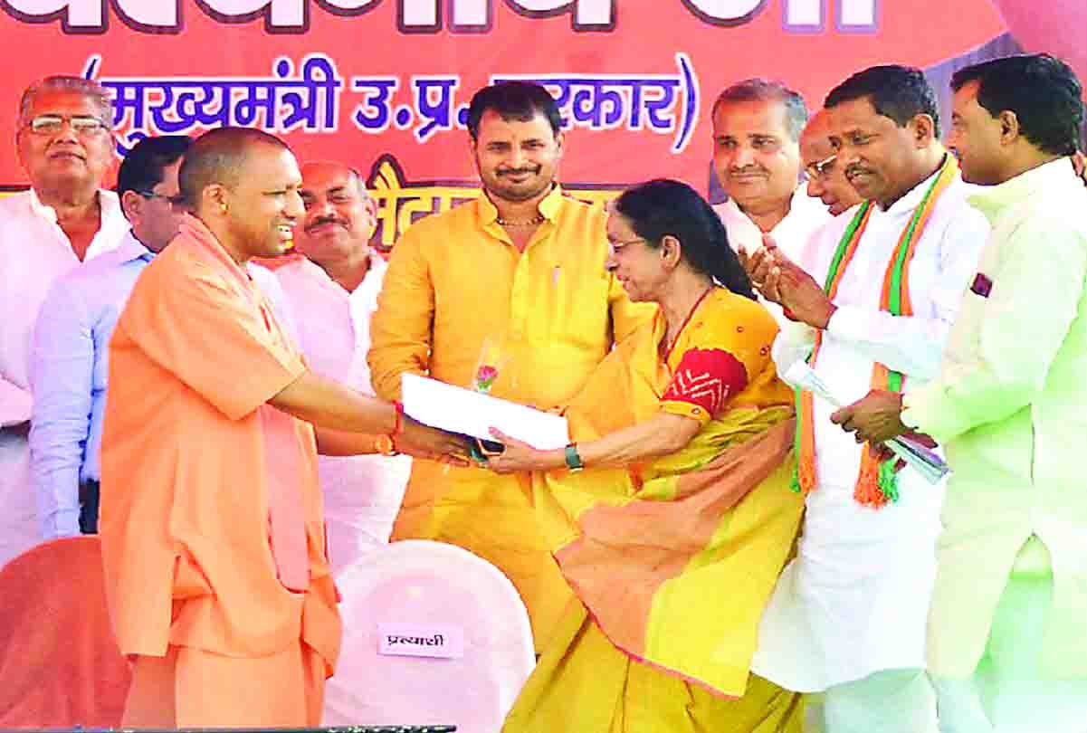 cm yogi attacks on akhilesh before lok sabha elections 2019