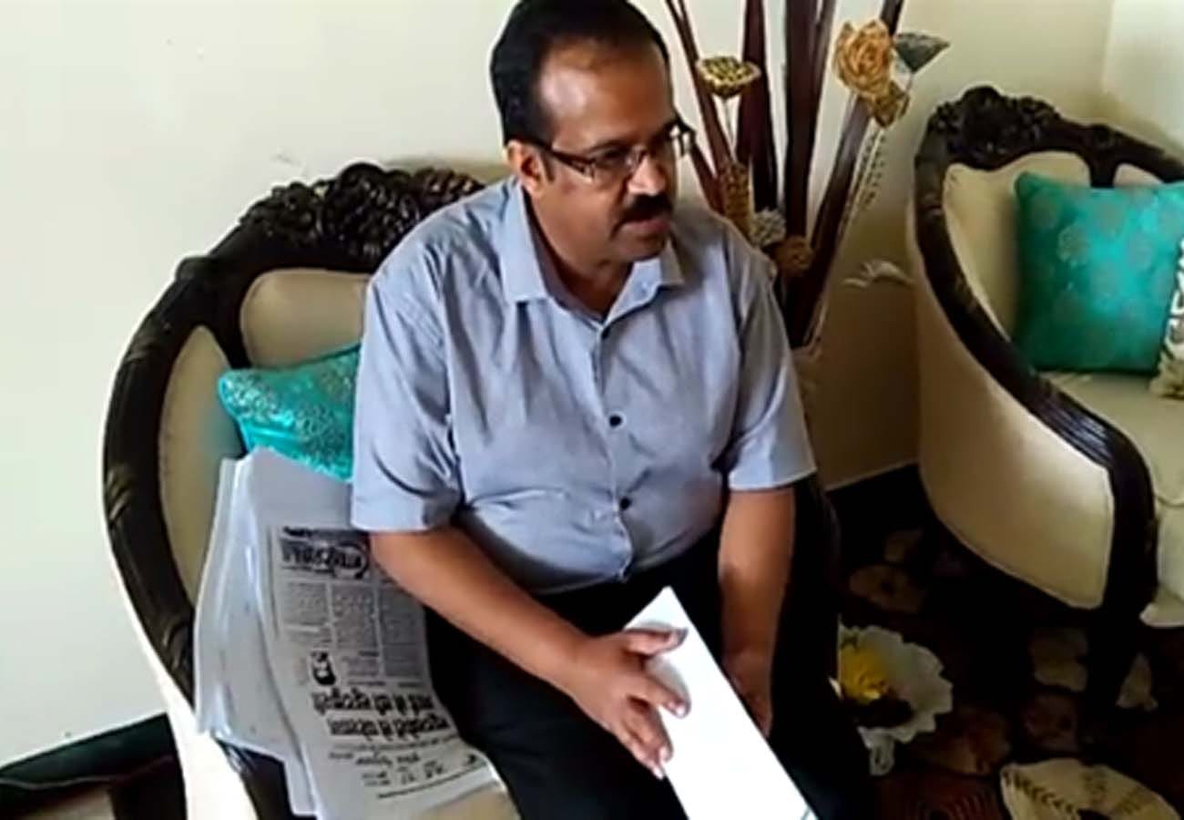 Dr Shakti Bhargava threw Shoe on GVL Narasimha during BJP press conference