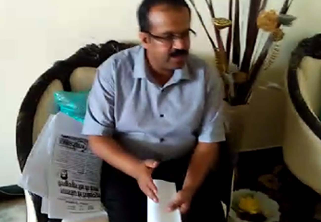 Dr Shakti Bhargava threw Shoe on GVL Narasimha during BJP press conference