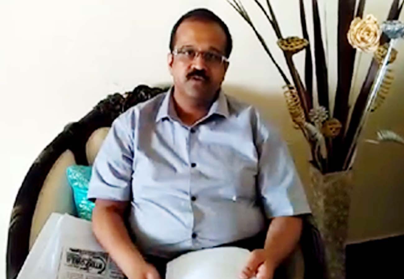 Dr Shakti Bhargava threw Shoe on GVL Narasimha during BJP press conference