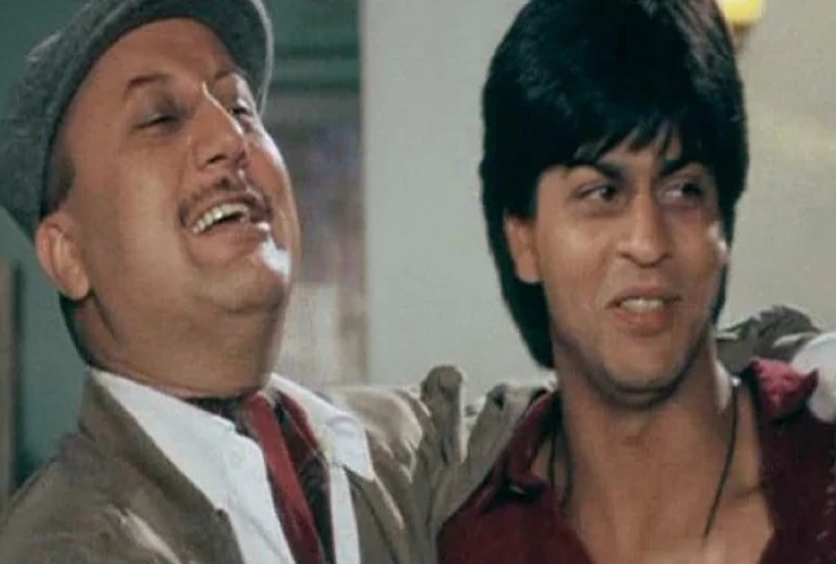 Shahrukh Khan wants to play snakes and ladders game with Anupam Kher