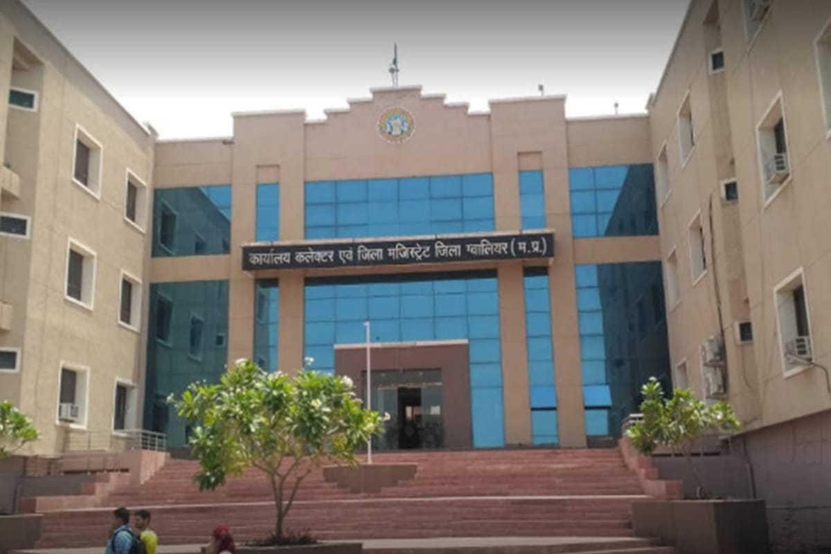 district collector anurag choudhary stops employees from wearing tshirt, kurta pyjama