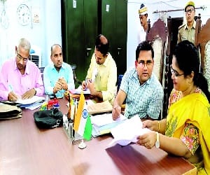 Suspended SI and Home Guard on helping candidate