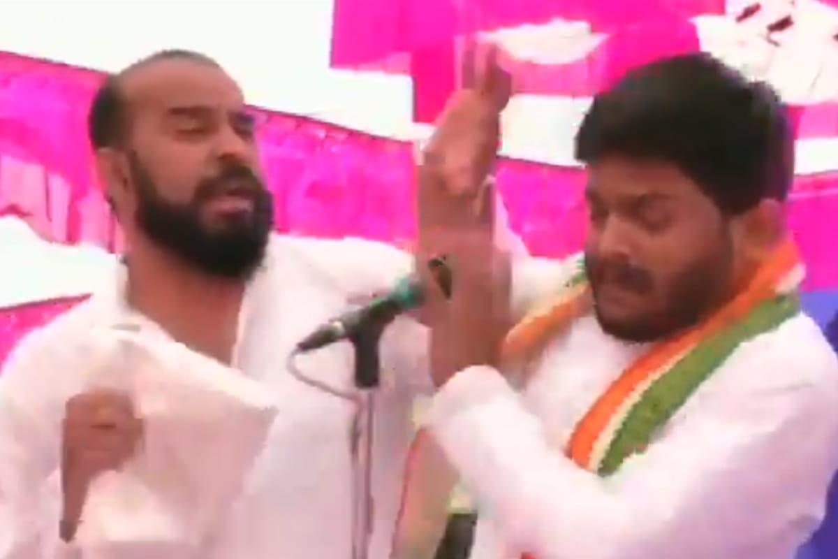 hardik patel news : Man slaps congress leader Hardik patel during rally