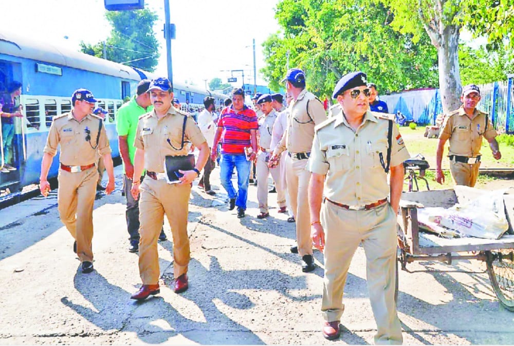Alert after Bomb Blast Threatens For Uttarakhand and UP religious places and Railway stations