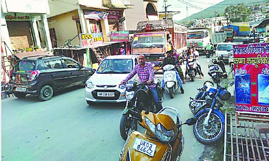 Traffic jam in Champawat