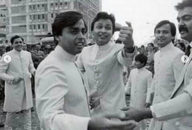 mukesh ambani birthday know his love story with nita and look wedding photos