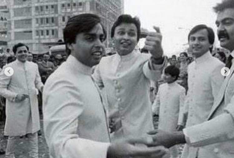 VIDEO : mukesh ambani birthday know his love story with nita and look wedding photos