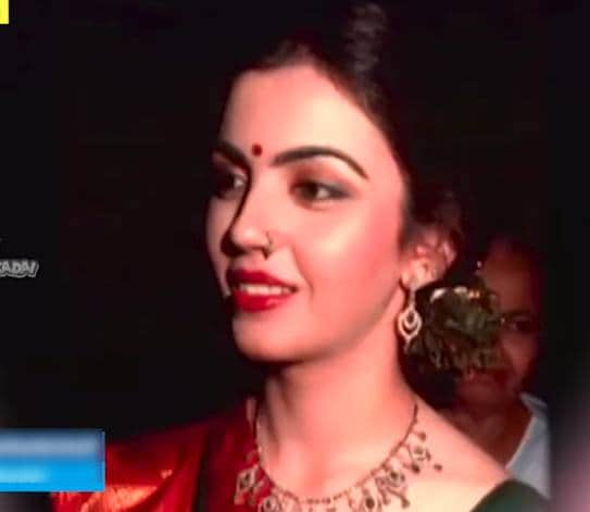 mukesh ambani father dhirubhai ambani called nita ambani and she thought anyone makes fool her