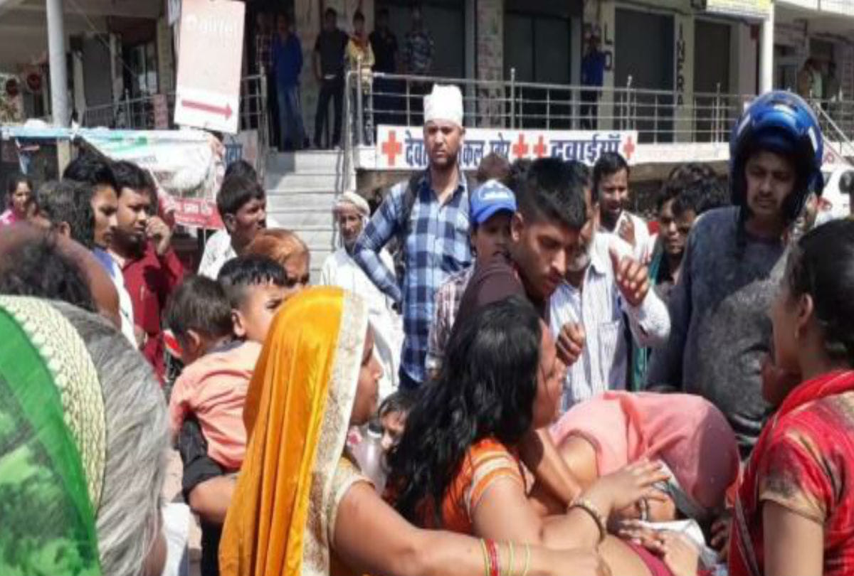 high tension line current at temple flag two died in etmadpur agra