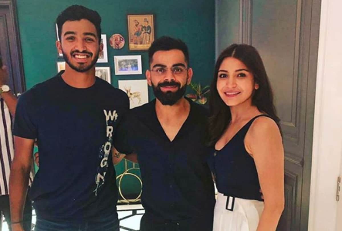 Virat Kohli and Anushka Sharma Turn Perfect Hosts For RCB Team Members