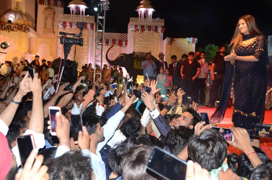 Sapna choudhary Hot dance in marriage function in haldwani 