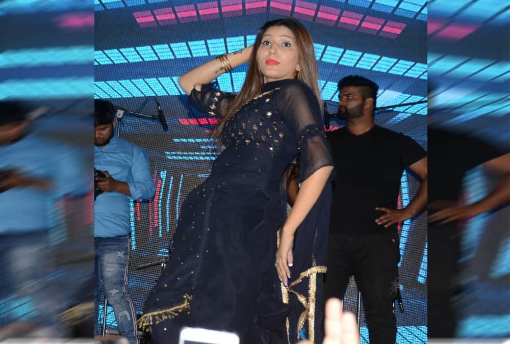 Sapna choudhary Hot dance in marriage function in haldwani 