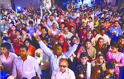 महाआरती में उमड़े भक्त