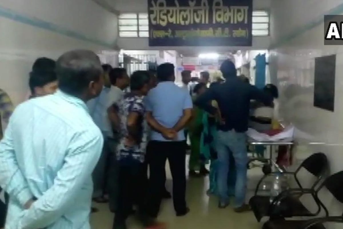 land dispute case acid attack on gola bazar gorakhpur, four injured