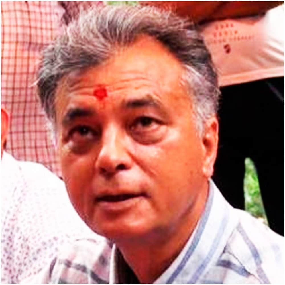 Lok Sabha Chunav 2019:  Politicians in dilemma, family first or party?