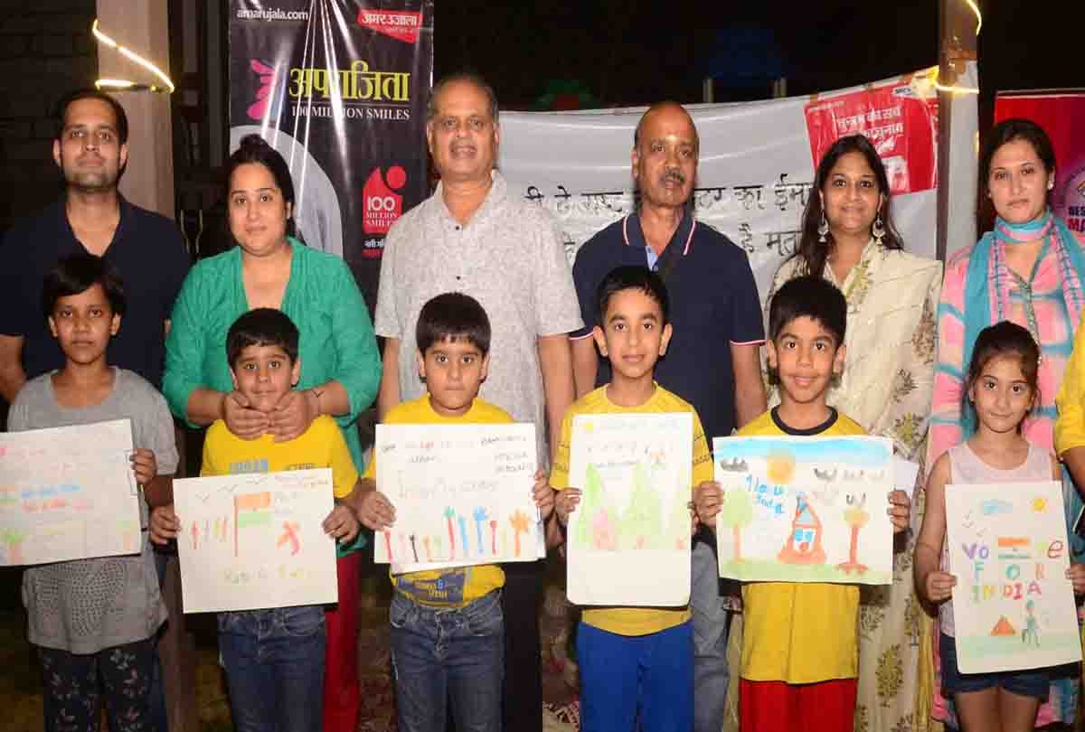Message from voters given by small artists