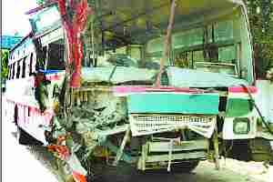 Tractor driver dies in bus and cane laden tractor-trolley collision