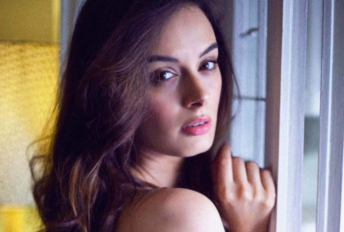 Evelyn sharma birthday special lesser known facts about sunny sunny girl
